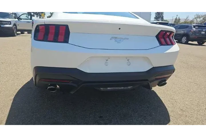 $34950 : Ford Mustang 2025 EcoBoost P image 5