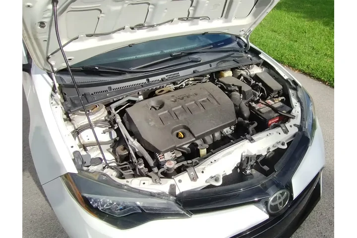 $7700 : 2018 Corolla LE image 8