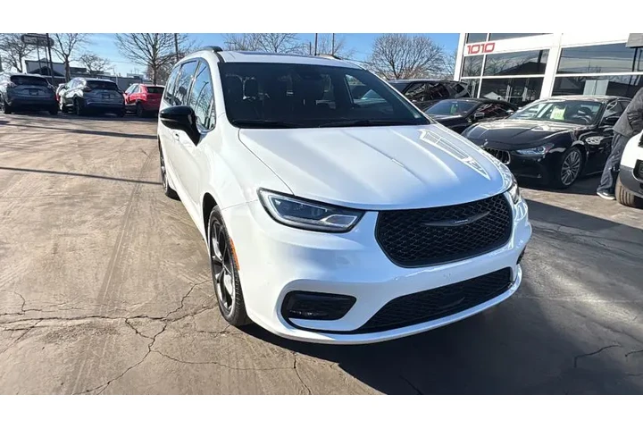 $35995 : 2025 PACIFICA image 4