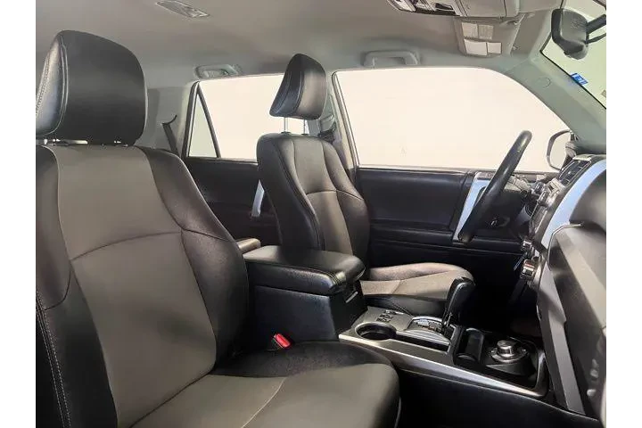 $31992 : Toyota 4Runner 2018 4x4 SR5 image 10