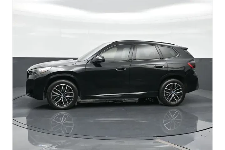 $33840 : BMW X1 2023 AWD xDrive28i 4d image 3