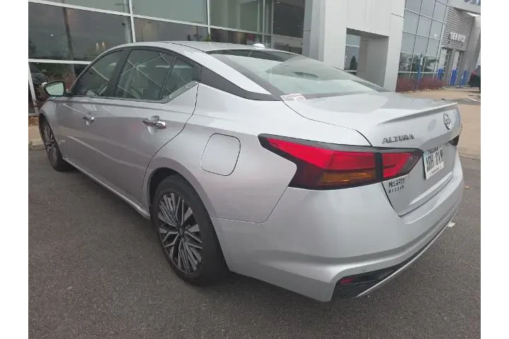 $18811 : Nissan Altima 2023 2.5 SV 4d image 7