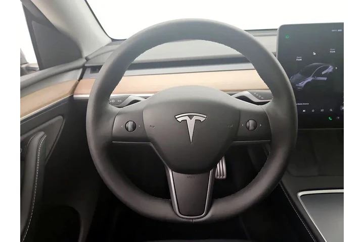 $39998 : Tesla Model Y 2025 AWD Long image 10
