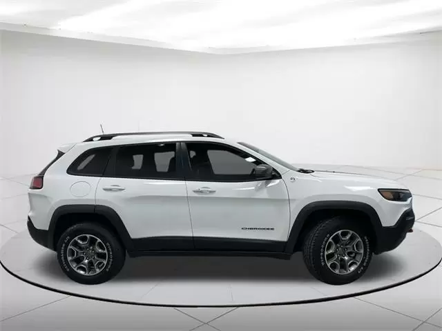 $21980 : Pre-Owned 2021 Cherokee Trail image 2