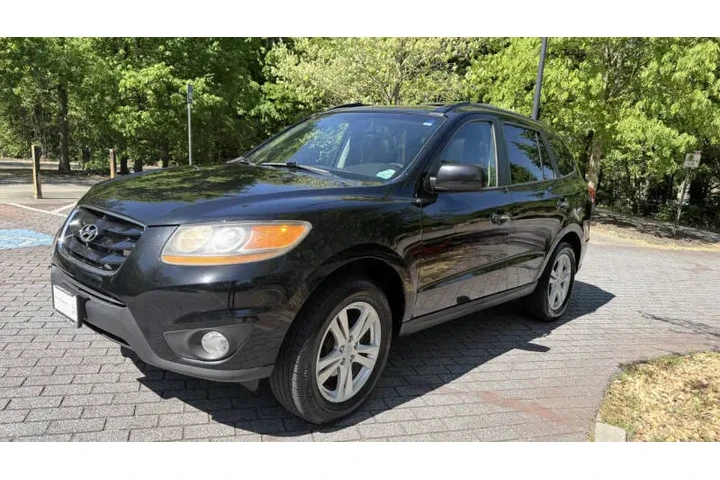 $3800 : 2011 Santa Fe Limited image 4