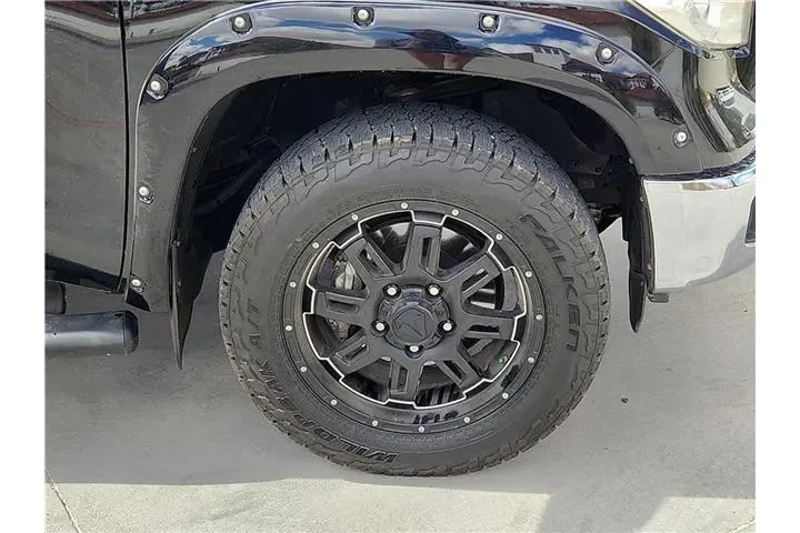 $28250 : Toyota Tundra 2017 4x4 SR 4d image 7