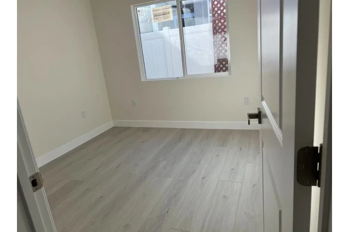 $3400 : Sleek Tilework image 6