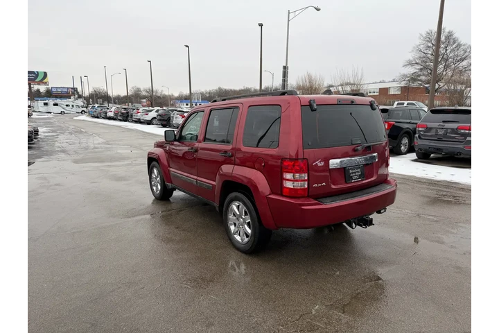 $5980 : 2012 Liberty 4WD 4dr Sport image 4