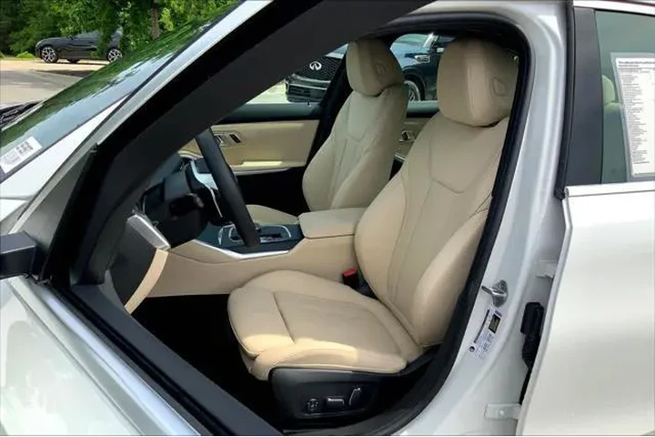 $38777 : BMW 3 Series 2025 330i 4dr S image 7