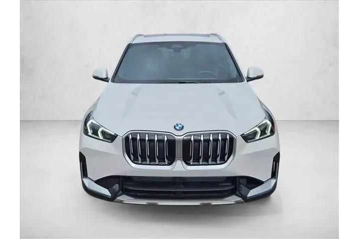 $39777 : BMW X1 2025 AWD xDrive28i 4d image 2