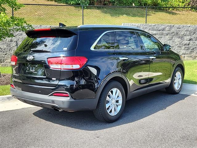 $11300 : 2016 Sorento LX image 2