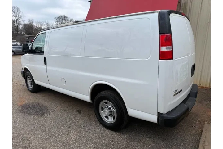 $10999 : 2017 Express 2500 image 7