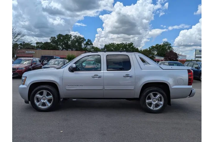$13975 : 2012 Avalanche LS image 10
