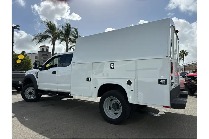 $51997 : 2021 Super Duty F-450 DRW XLT image 4