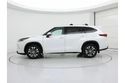 $37998 : Toyota Highlander 2022 AWD X thumbnail