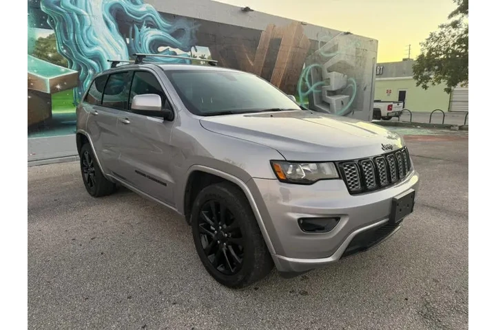 $15965 : 2017 Grand Cherokee Altitude image 6