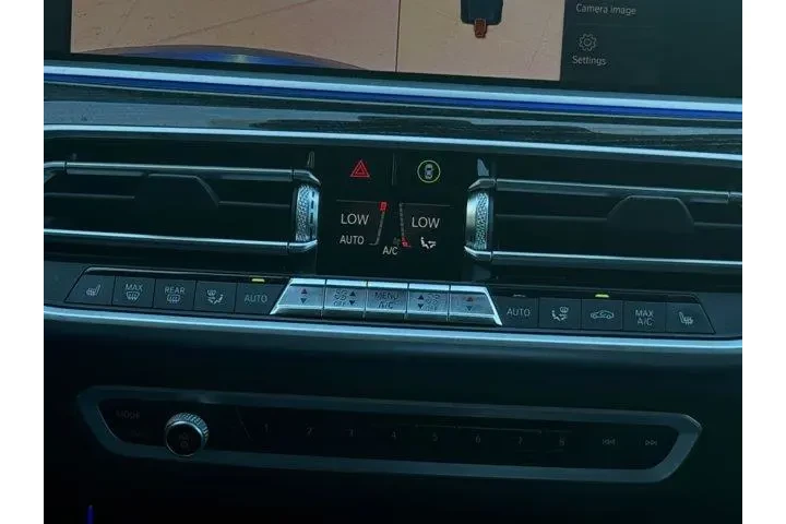 $33237 : BMW X7 2021 AWD xDrive40i 4d image 4