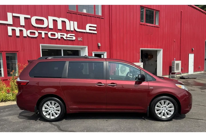$20885 : 2016 Sienna XLE image 8