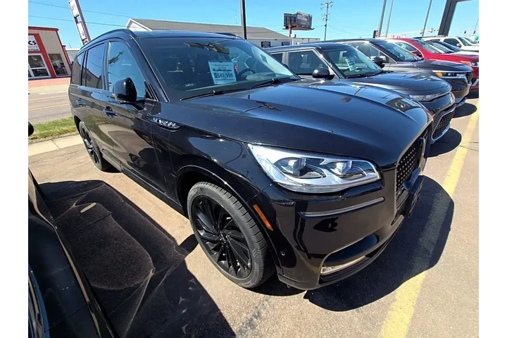 $39995 : 2022 Aviator Reserve image 1