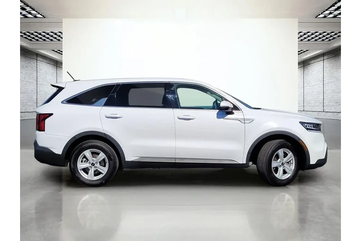 $19788 : Kia Sorento 2022 LX 4dr SUV image 6