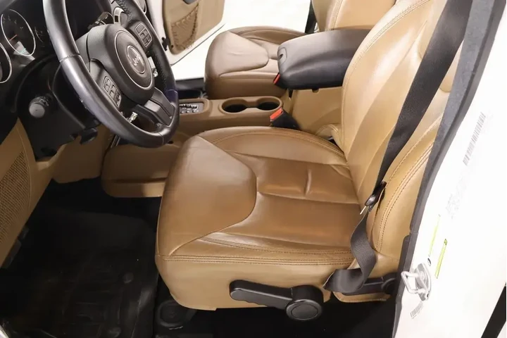 $19899 : Jeep Wrangler Unlimited 2015 image 10