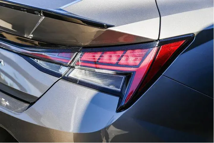 $19995 : Hyundai ELANTRA 2022 N Line image 7