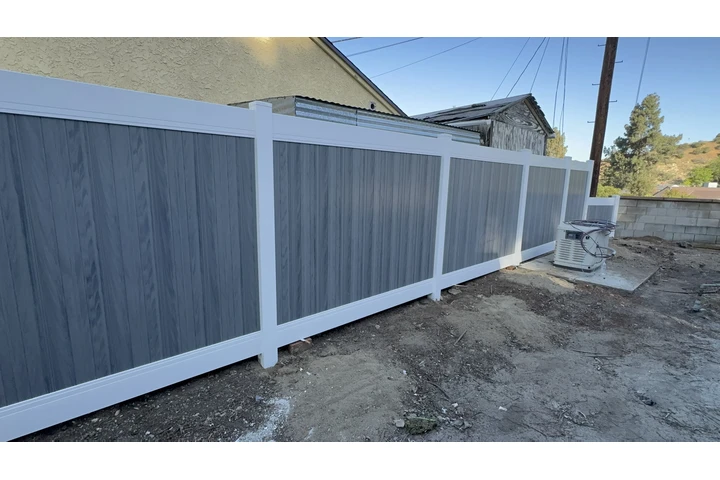 Vinyl fence services image 3