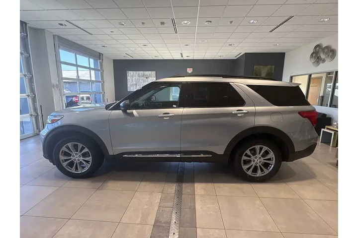 $19898 : Ford Explorer 2020 AWD XLT 4 image 6