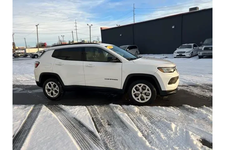 $26980 : Jeep Compass 2025 4x4 Latitu image 3