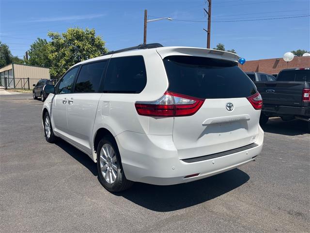 $23988 : 2017 Sienna XLE Premium 7-Pas image 6