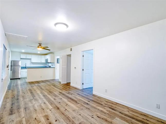 $1800 : 2Bed apartment for rent in LA image 6