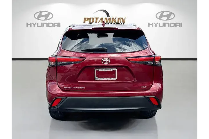 $28158 : Toyota Highlander 2020 XLE 4 image 6