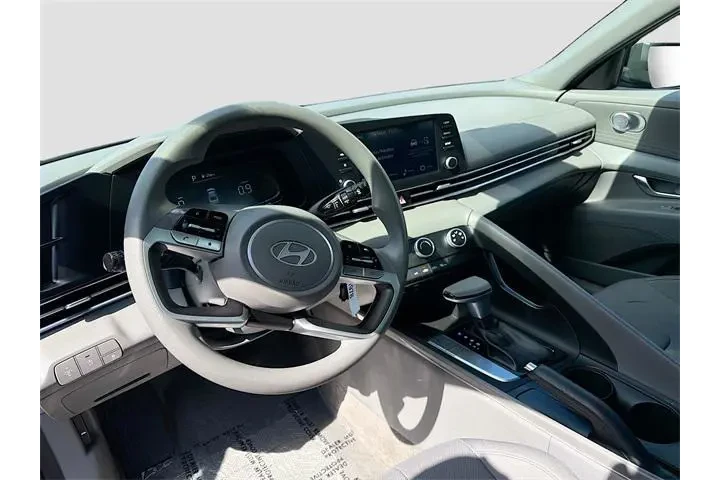 $18278 : Hyundai ELANTRA 2025 SE 4dr image 9