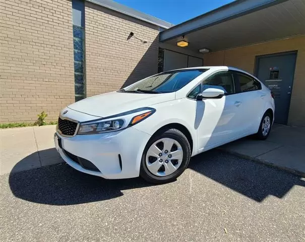 $5000 : 2017 Kia Forte LX Sedan image 3