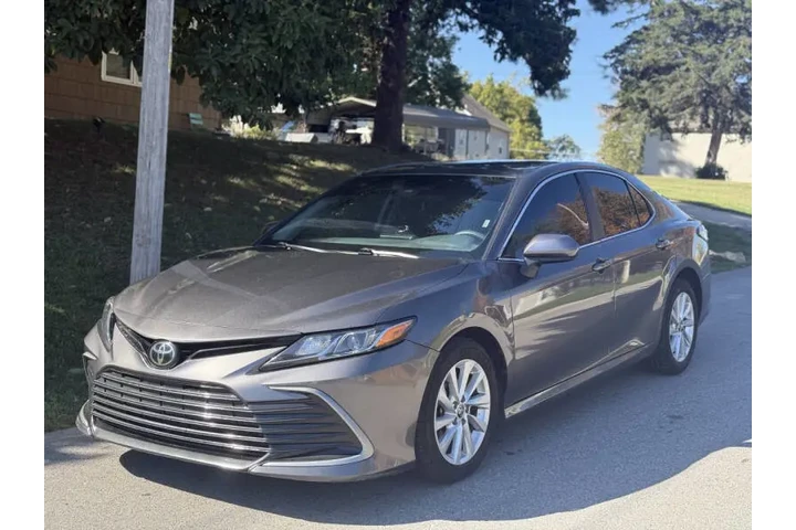 $17999 : 2021 Camry LE image 10