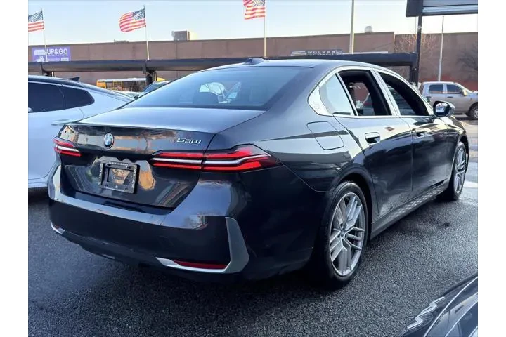$39795 : BMW 5 Series 2025 AWD 530i x image 4