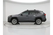 $28998 : Toyota RAV4 2021 XLE Premium thumbnail