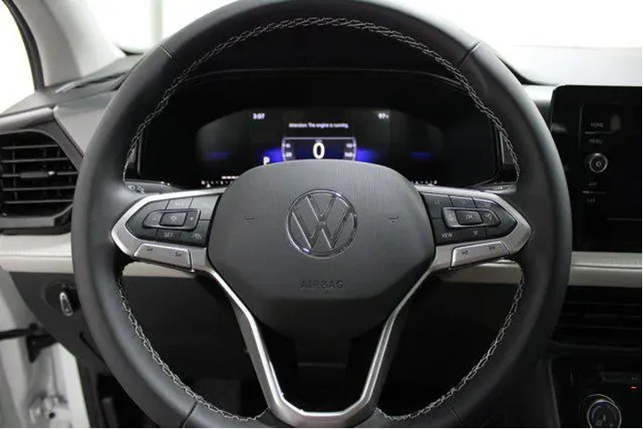 $23993 : Volkswagen Taos 2025 S 4dr S image 7