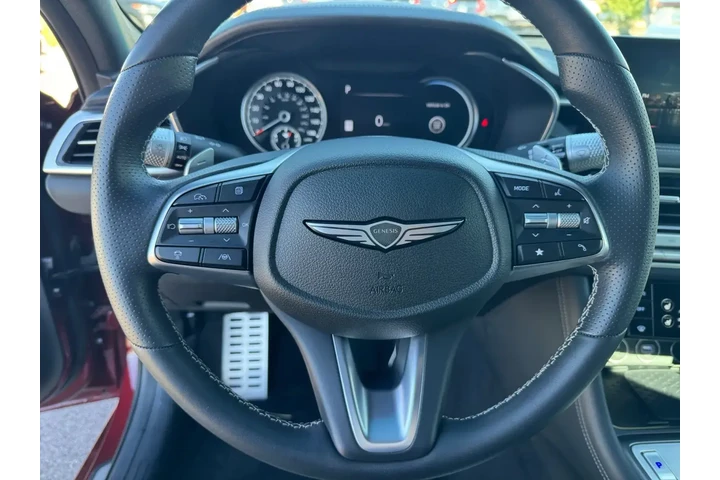 Genesis G70 2025 AWD 2.5T St image 9