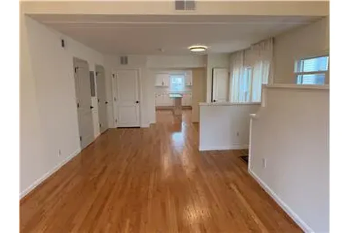 $5400 : Rental property with 4 bedro image 6