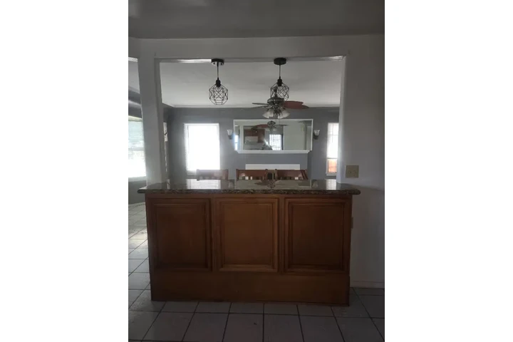 $2300 : Casa de 2 habitaciones image 3