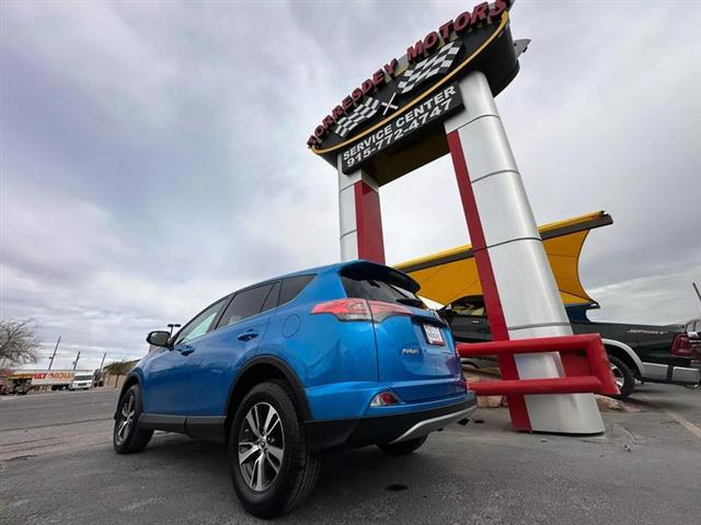 $23995 : Pre-Owned 2018 RAV4 XLE Sport image 4