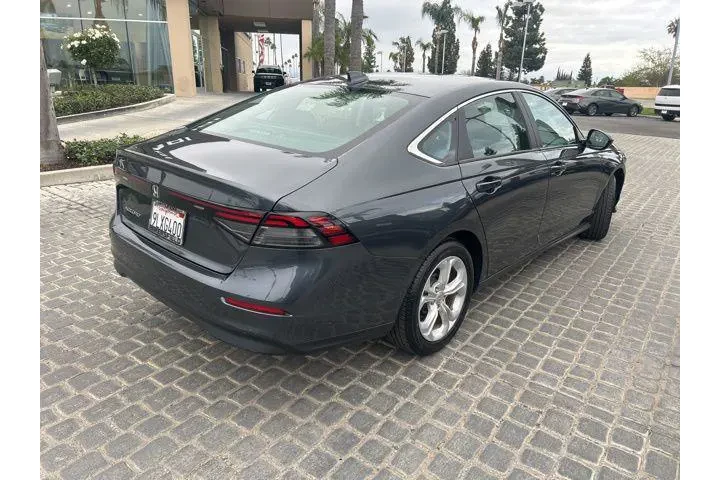 $22995 : Honda Accord 2024 LX 4dr Sed image 4