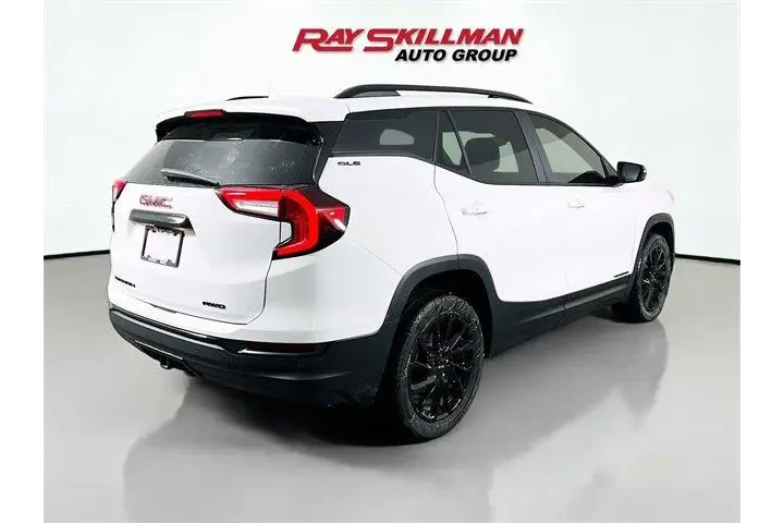 $38175 : GMC Terrain 2024 AWD SLE 4dr image 7