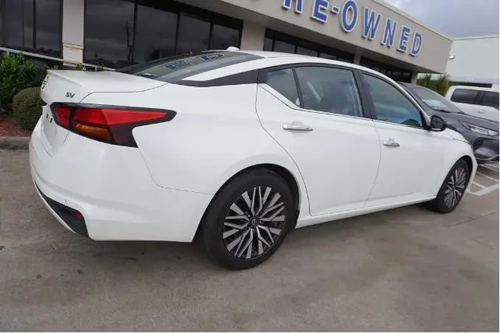 $22288 : Nissan Altima 2024 2.5 SV 4d image 6