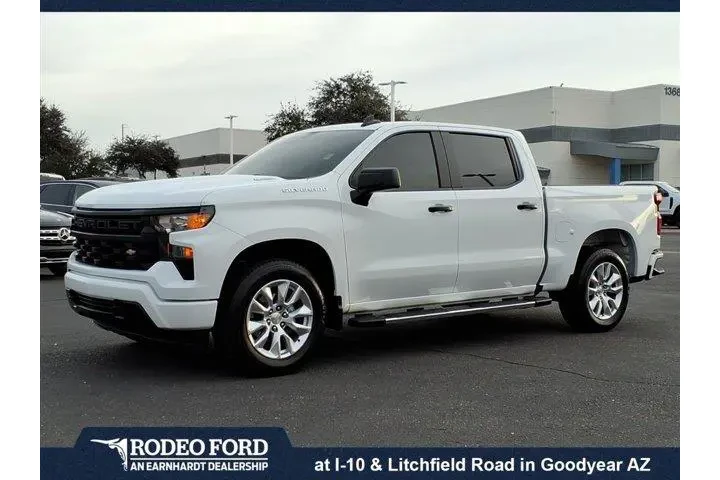 $32900 : Chevrolet Silverado 1500 202 image 1