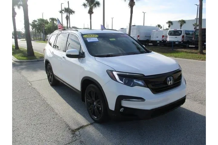 $28495 : Honda Pilot 2022 SE 4dr SUV image 1