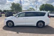 $26788 : 2022 Pacifica Hybrid Touring L thumbnail