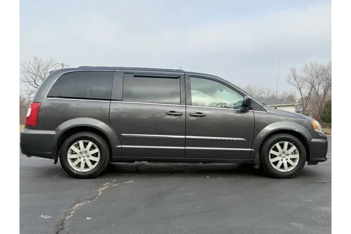 $6999 : 2016 Town and Country Touring image 6