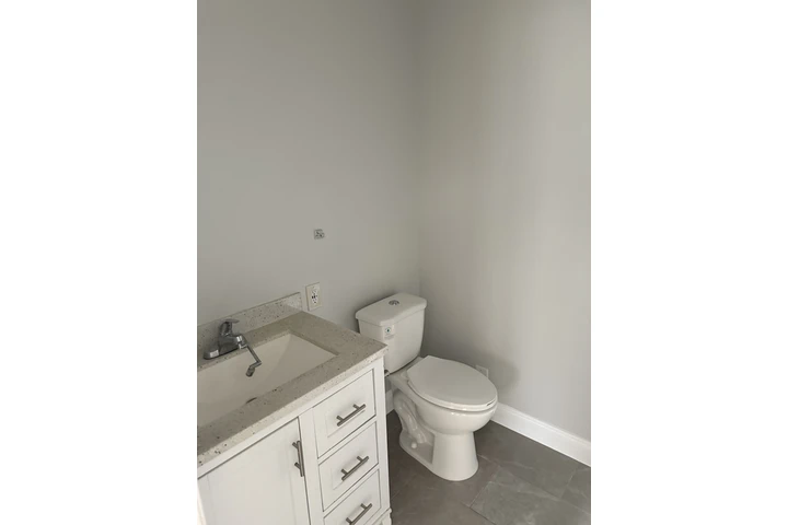 $1700 : Una recamara y un bano cocina image 5